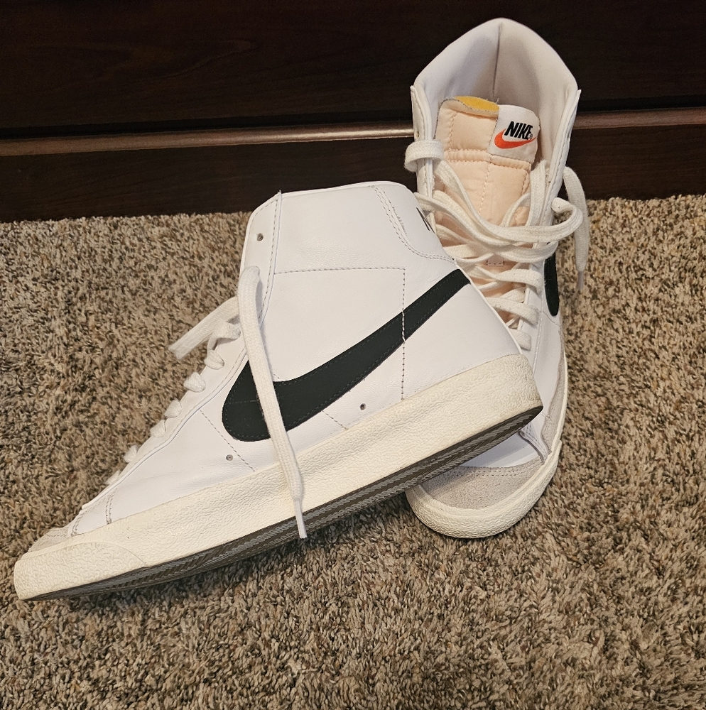 Nike Blazer Mid's